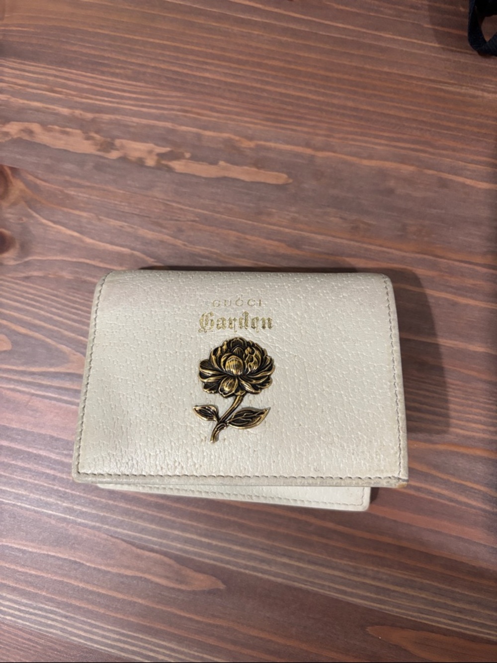 Gucci Garden Cream Leather Wallet with Gold Floral Emblem